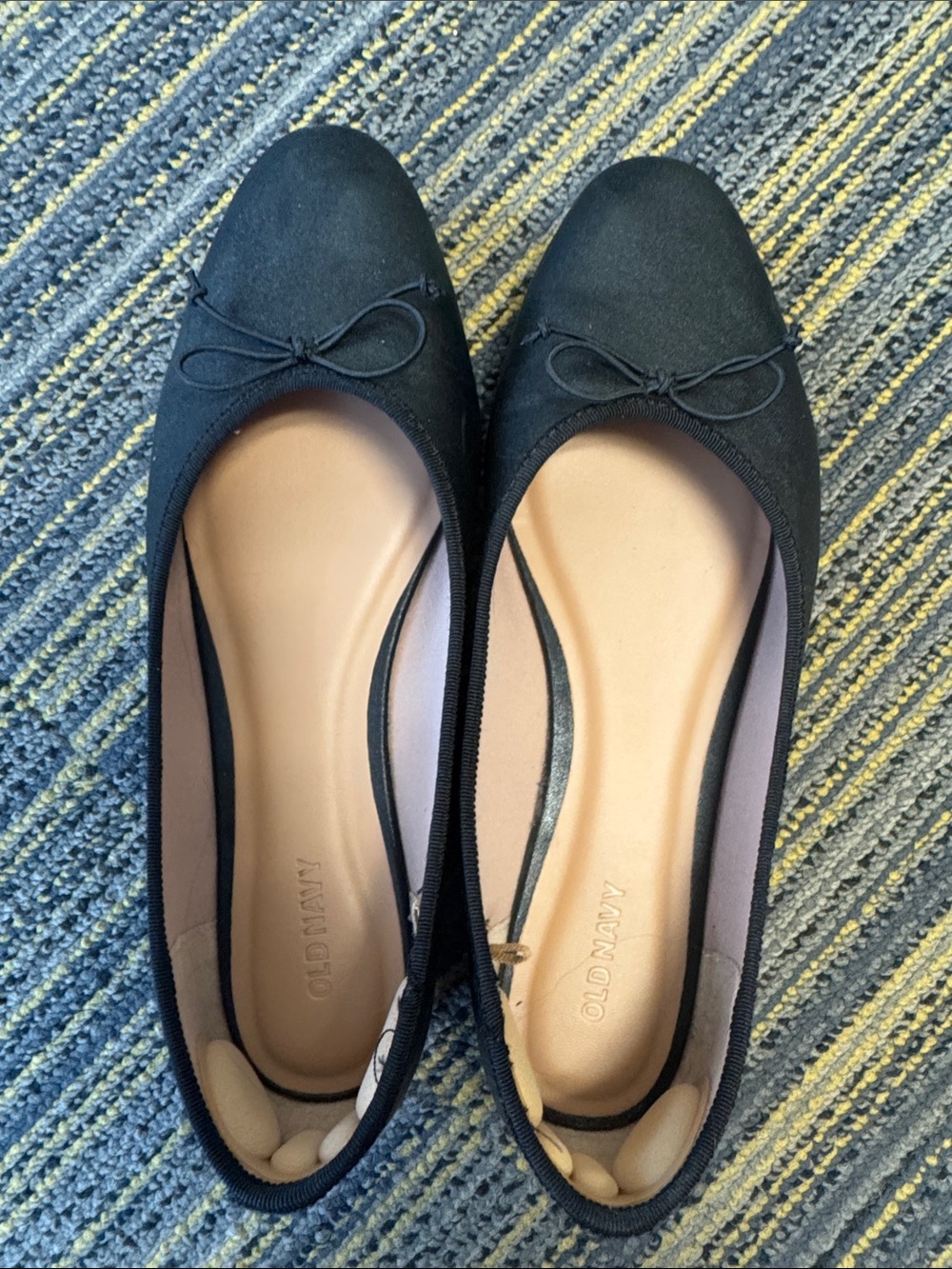 Old Navy Black Ballet Flats with Small Bow Accent